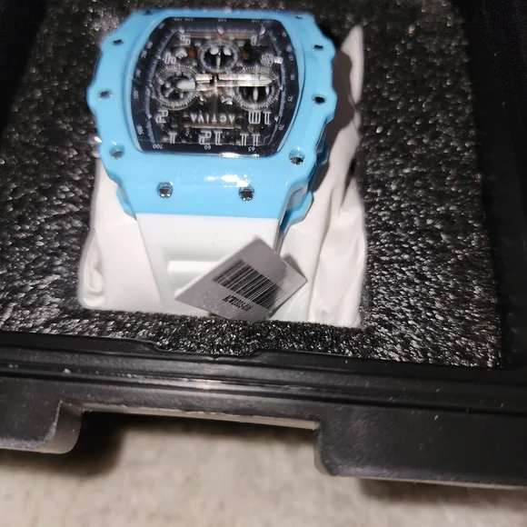 Activa Essentials ACW2305-016, a collaboration between Activa and Invicta - Picture 1 of 3